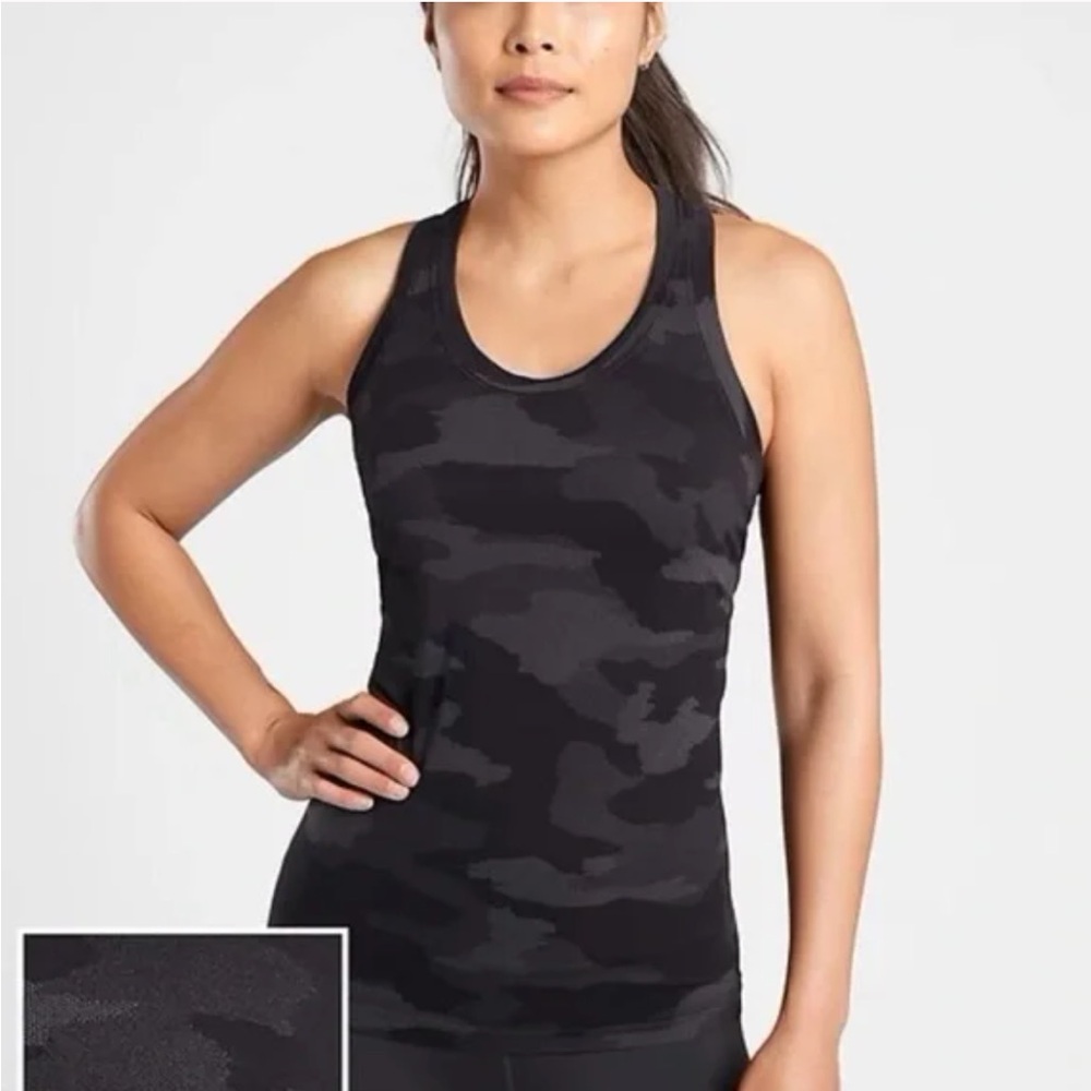 Athleta Momentum Tank Black Camo size large